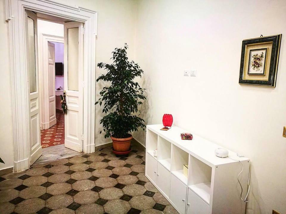 B&B Resta Cu Mme Naples Extérieur photo